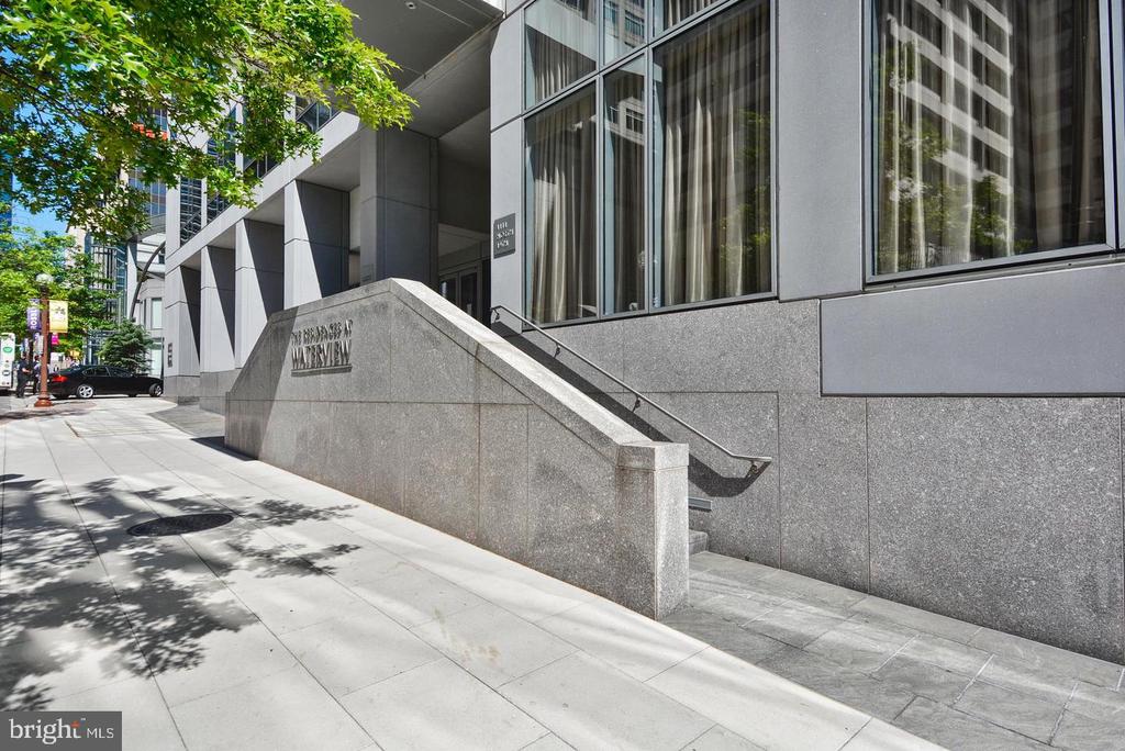 1111 19TH STREET N Unit: 1908