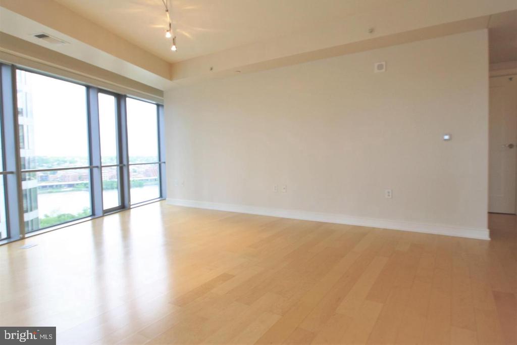 1111 19TH STREET N Unit: 1908