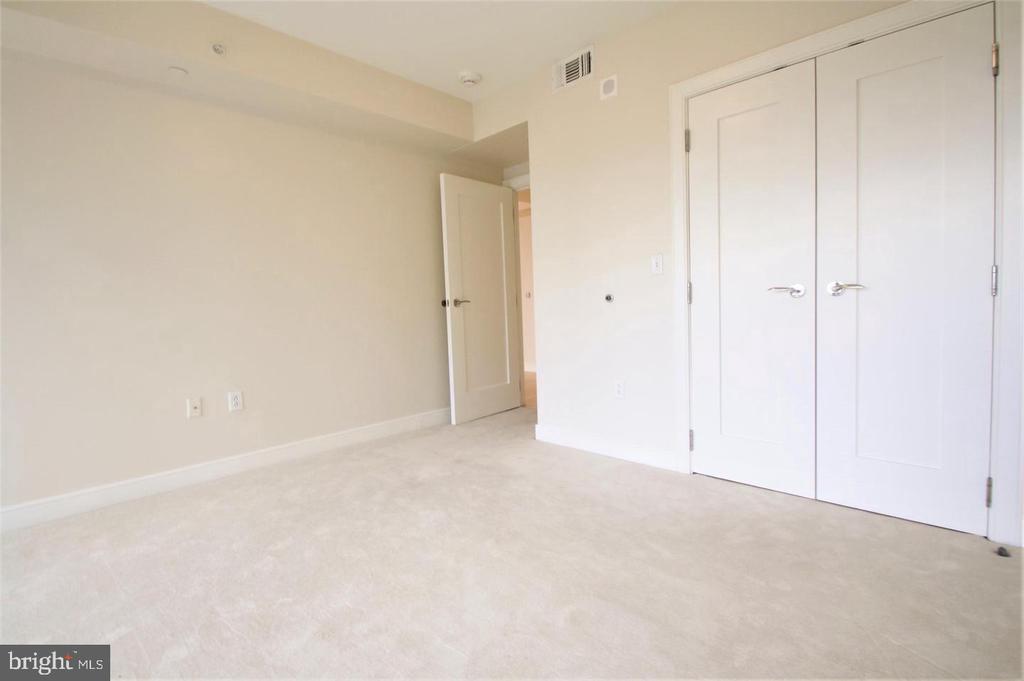 1111 19TH STREET N Unit: 1908