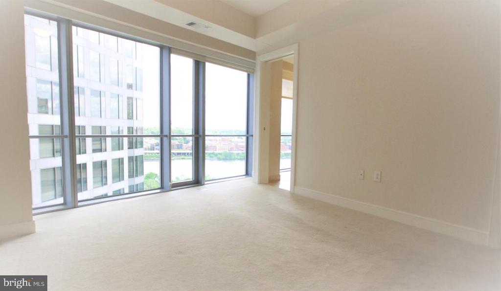 1111 19TH STREET N Unit: 1908