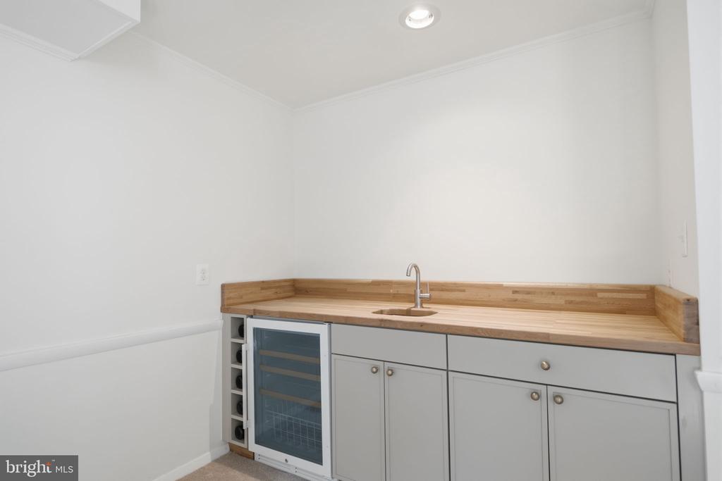963 N ROCHESTER STREET