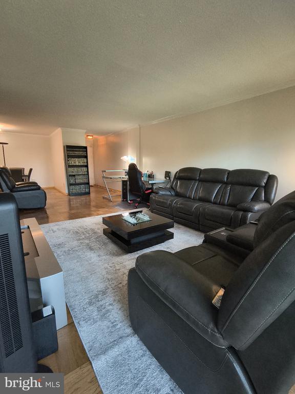 1300 ARMY NAVY DRIVE Unit: 606