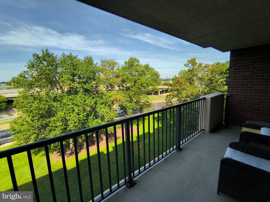 1300 ARMY NAVY DRIVE Unit: 606