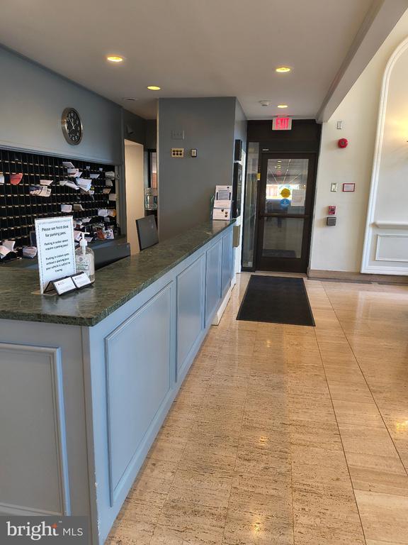 1300 ARMY NAVY DRIVE Unit: 606