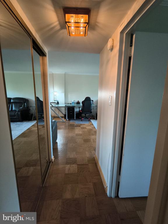 1300 ARMY NAVY DRIVE Unit: 606