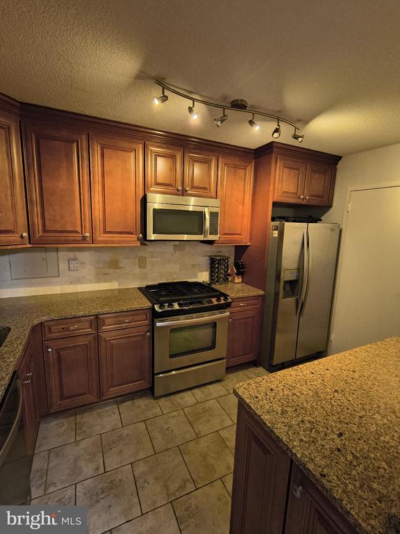 1300 ARMY NAVY DRIVE Unit: 606