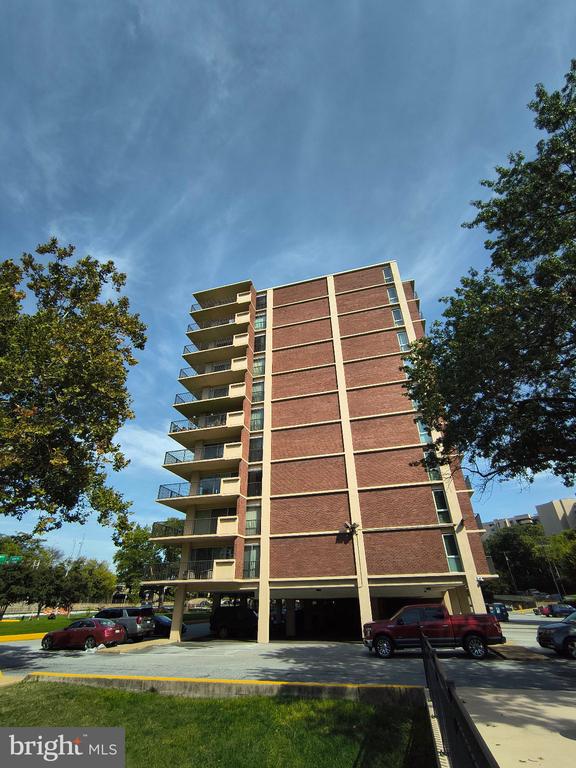 1300 ARMY NAVY DRIVE Unit: 606