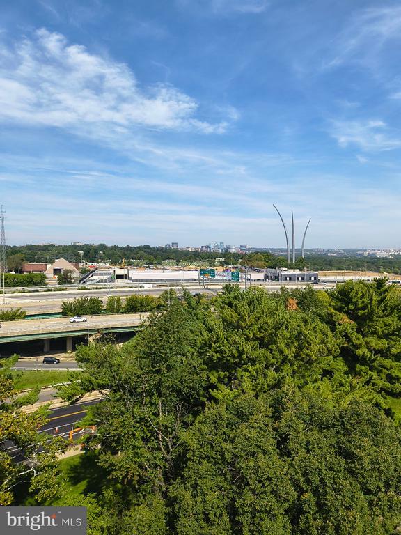 1300 ARMY NAVY DRIVE Unit: 606
