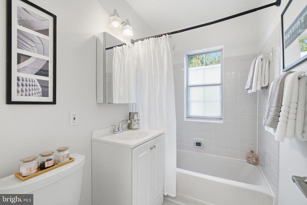 1728 N QUEENS LANE Unit: 3-181