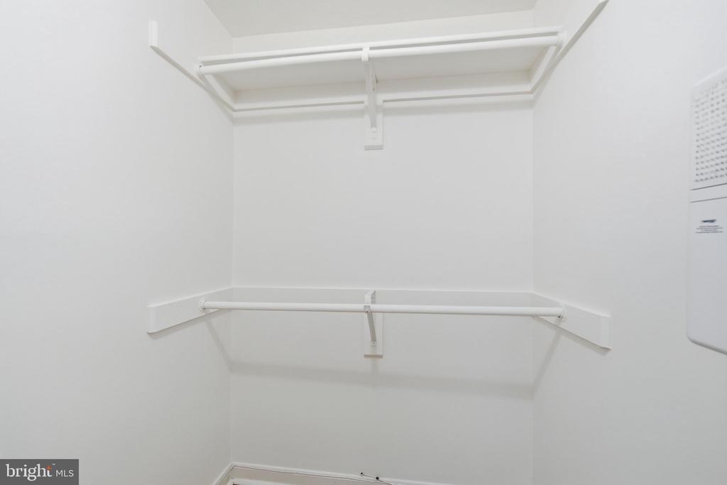 1728 N QUEENS LANE Unit: 3-181