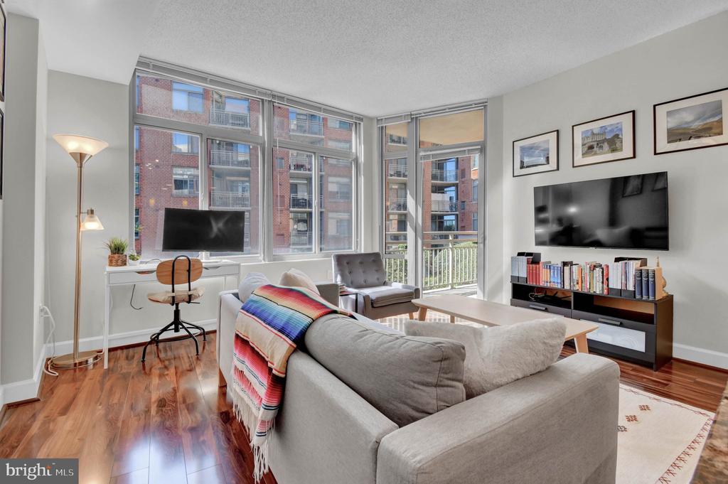 3600 S GLEBE ROAD Unit: 327W