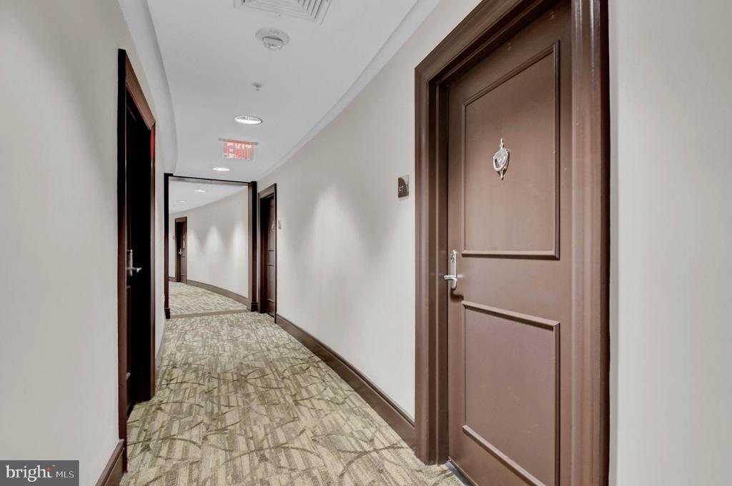 3600 S GLEBE ROAD Unit: 327W