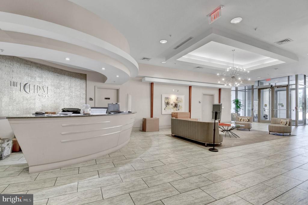 3600 S GLEBE ROAD Unit: 327W