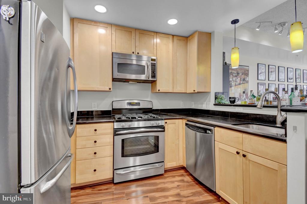 3600 S GLEBE ROAD Unit: 327W