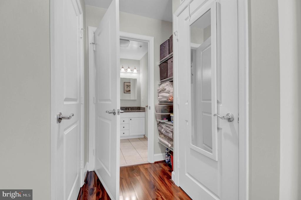 3600 S GLEBE ROAD Unit: 327W