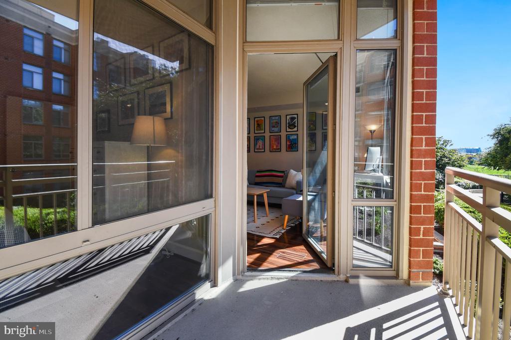 3600 S GLEBE ROAD Unit: 327W