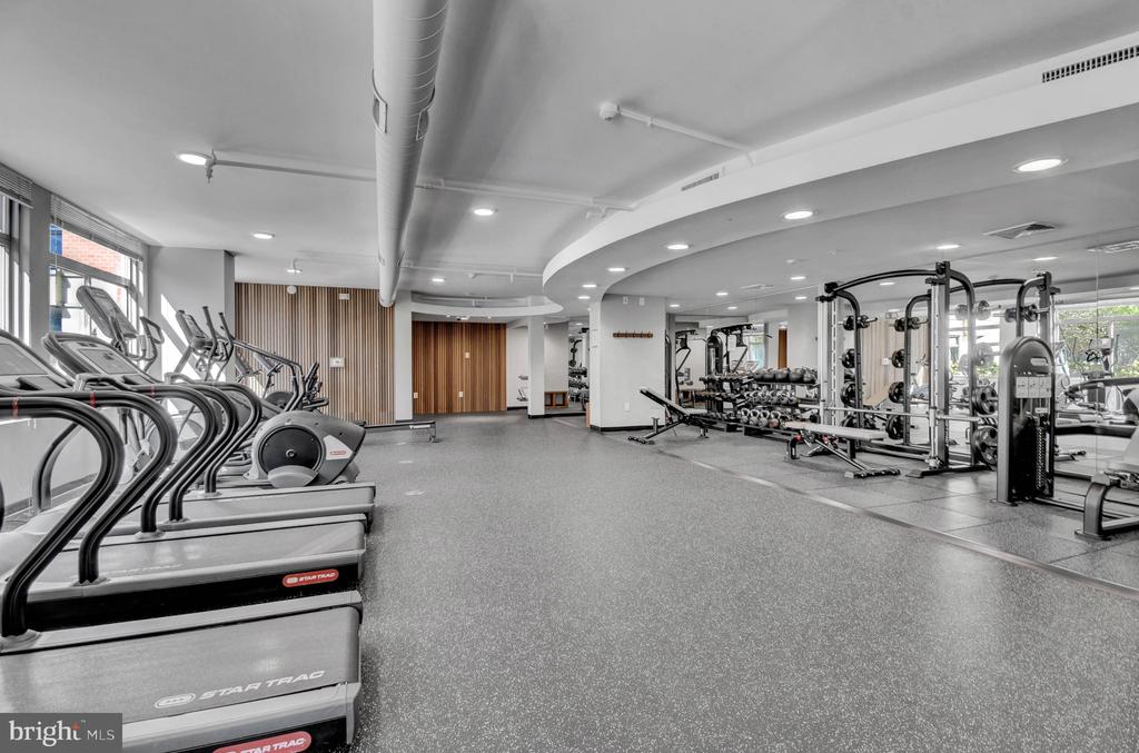 3600 S GLEBE ROAD Unit: 327W
