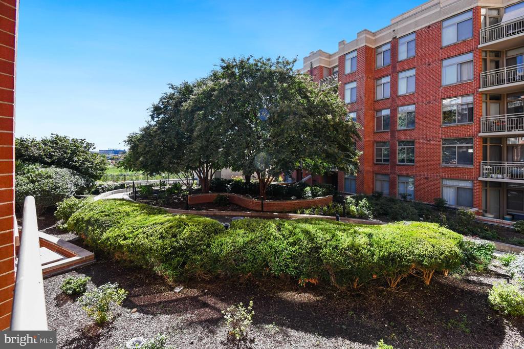 3600 S GLEBE ROAD Unit: 327W