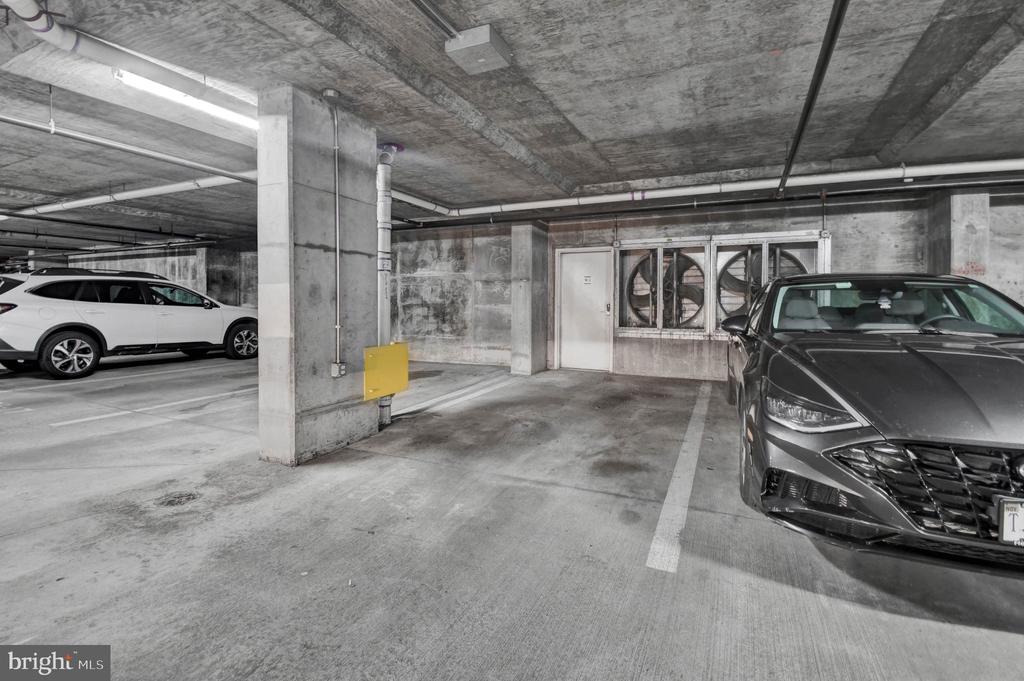 3600 S GLEBE ROAD Unit: 327W