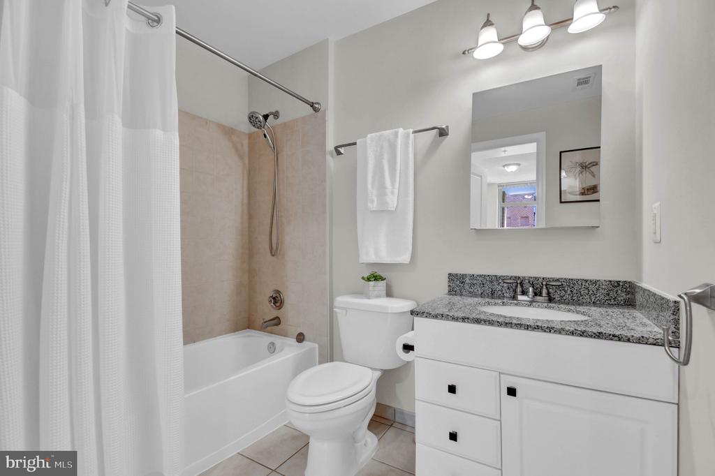 3600 S GLEBE ROAD Unit: 327W