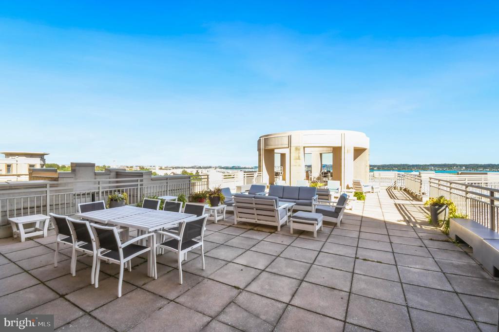3600 S GLEBE ROAD Unit: 327W