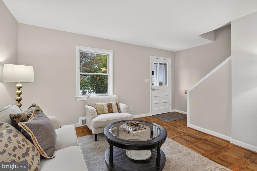 817 S IRVING STREET