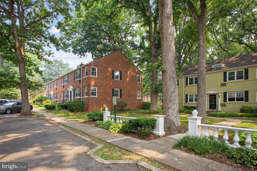 209 N TRENTON STREET Unit: 209-3