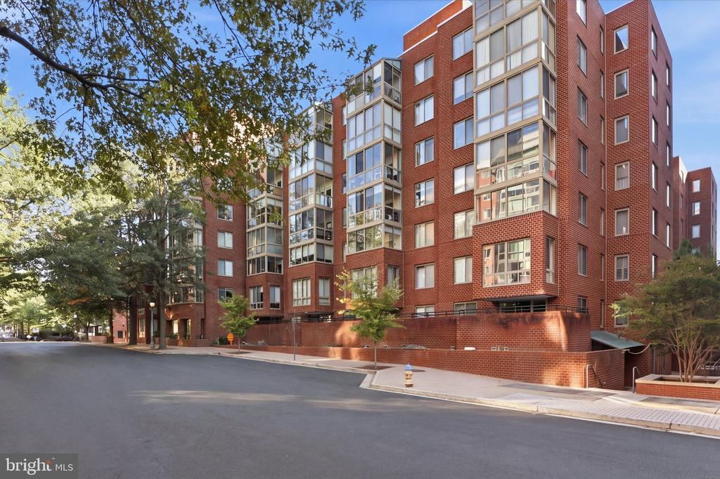 1045 N UTAH STREET N Unit: 2-401