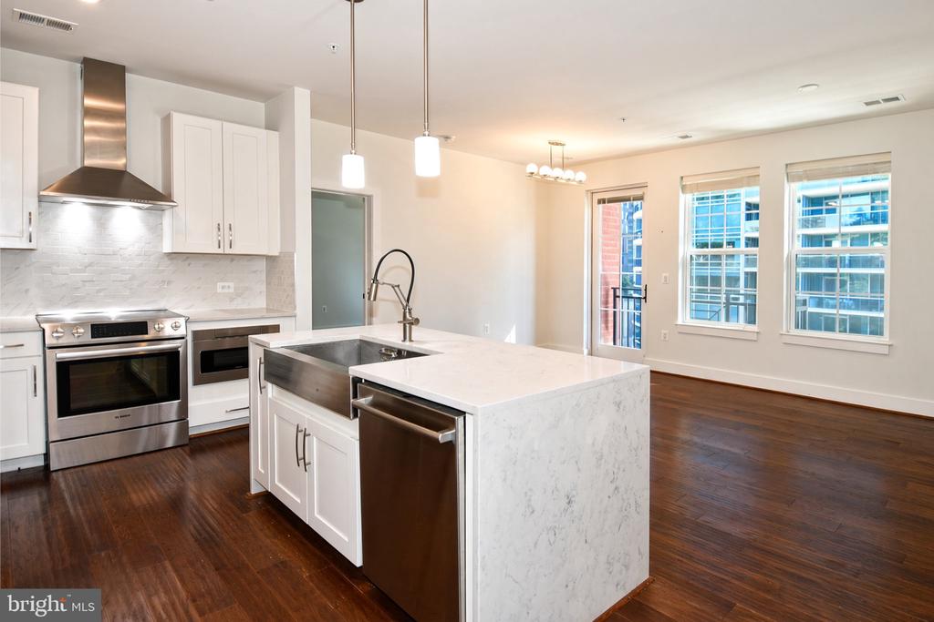 1411 KEY BOULEVARD Unit: 406