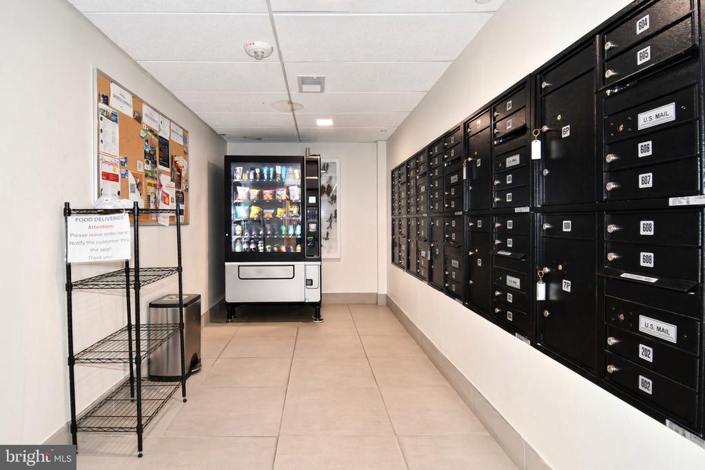 1411 KEY BOULEVARD Unit: 406