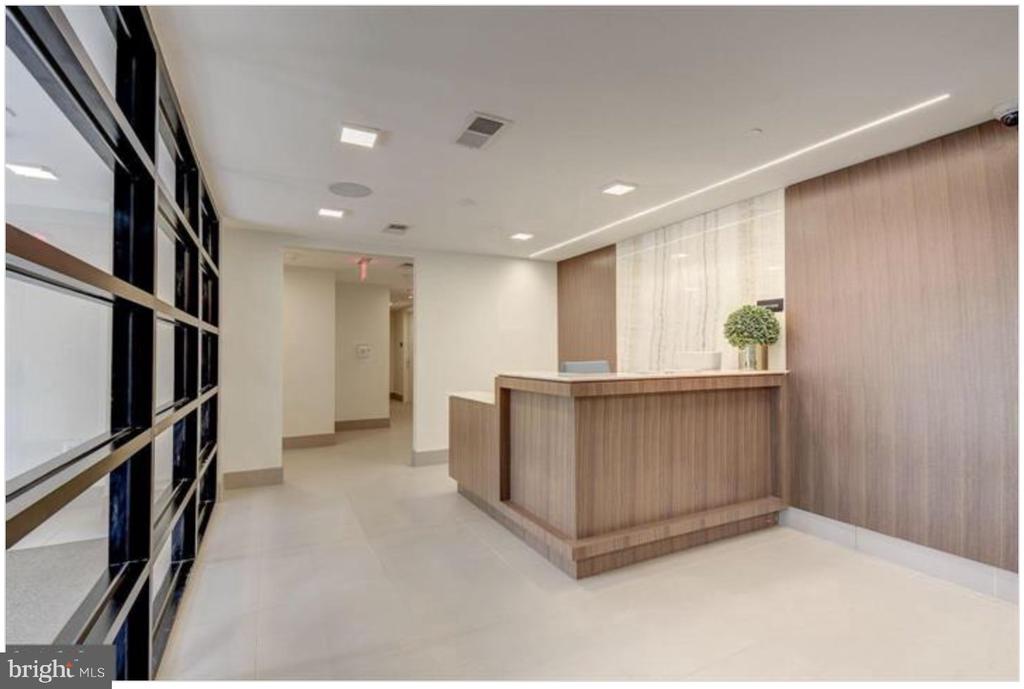 1411 KEY BOULEVARD Unit: 406
