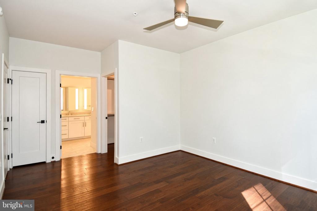 1411 KEY BOULEVARD Unit: 406