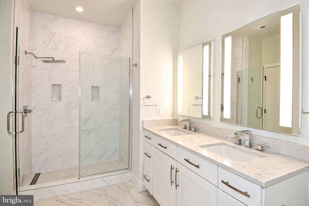1411 KEY BOULEVARD Unit: 406