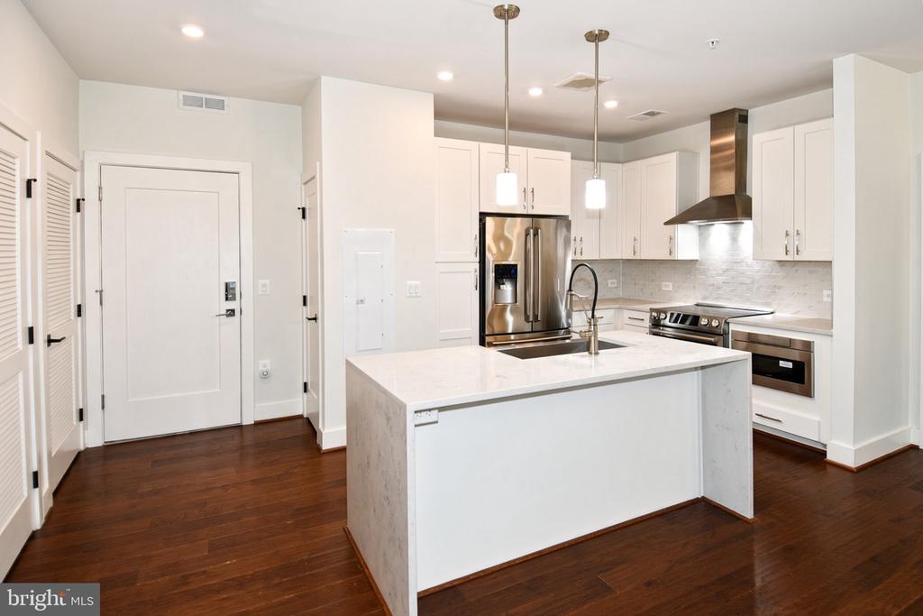 1411 KEY BOULEVARD Unit: 406