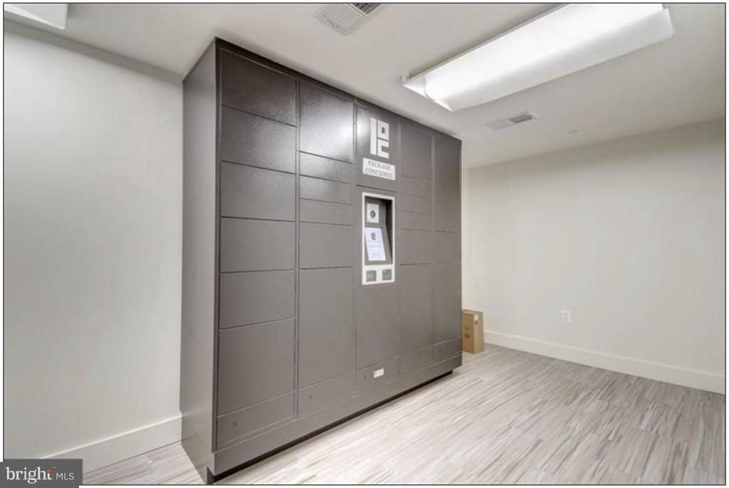 1411 KEY BOULEVARD Unit: 406