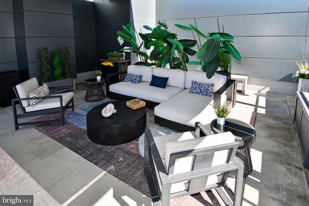 1411 KEY BOULEVARD Unit: 406