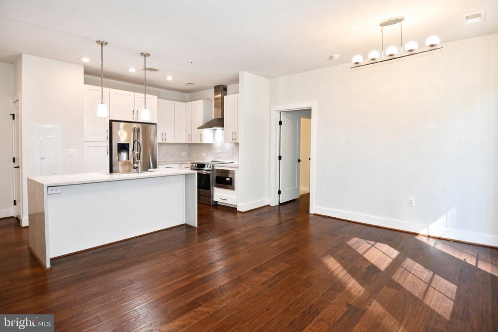1411 KEY BOULEVARD Unit: 406