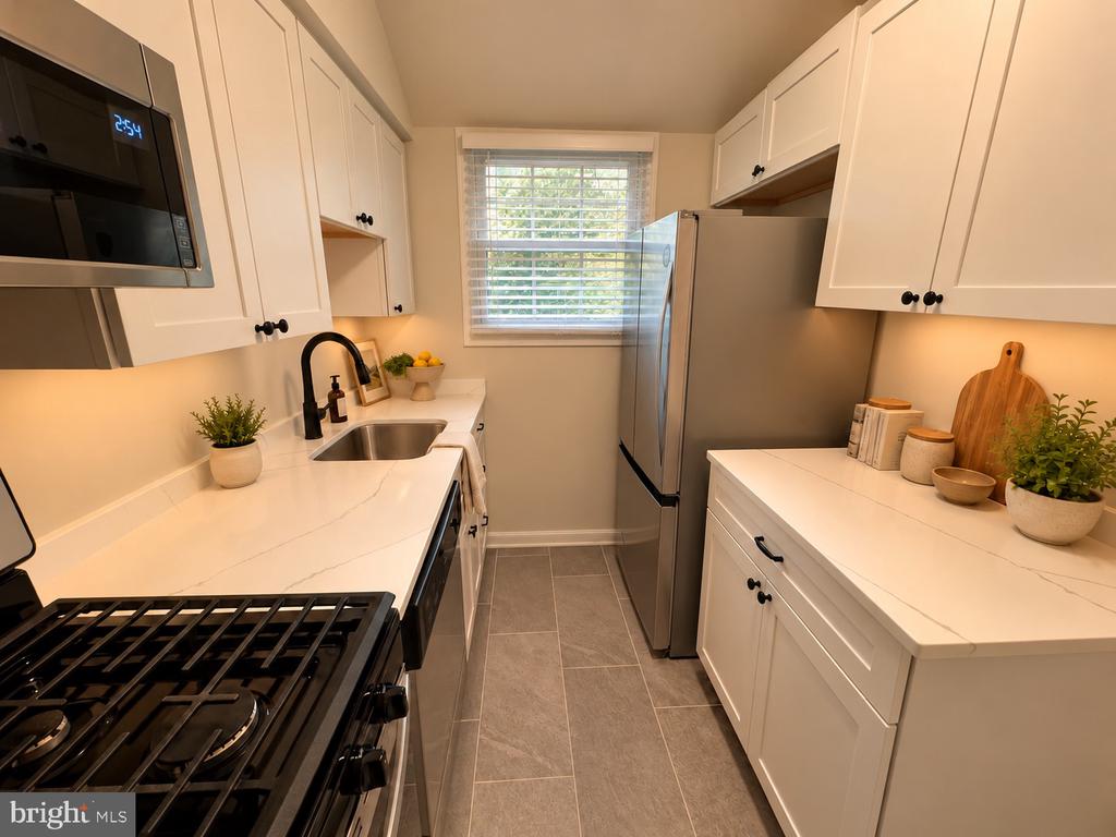 1220 N MEADE STREET Unit: ESG4