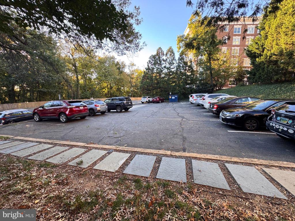 1220 N MEADE STREET Unit: ESG4