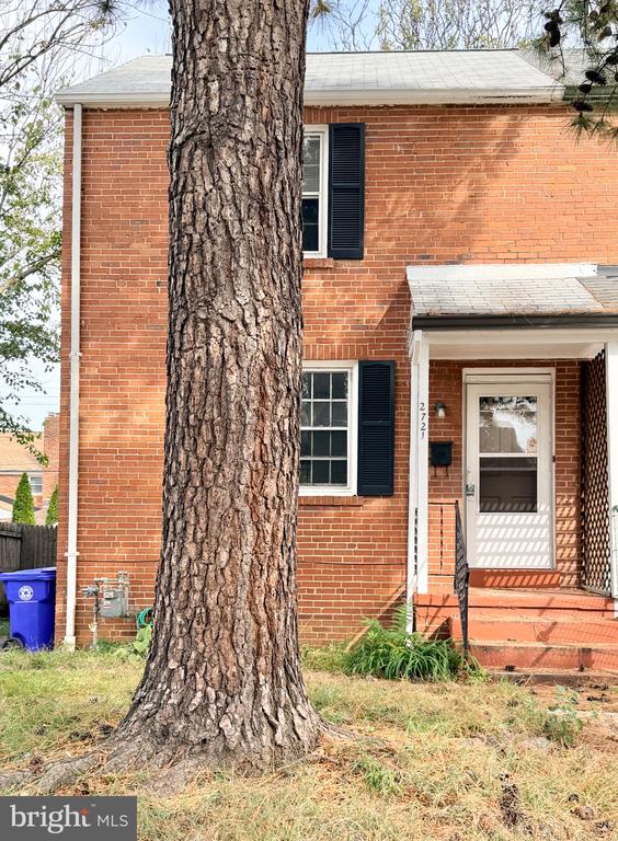 2721 S Uhle Street Arlington VA