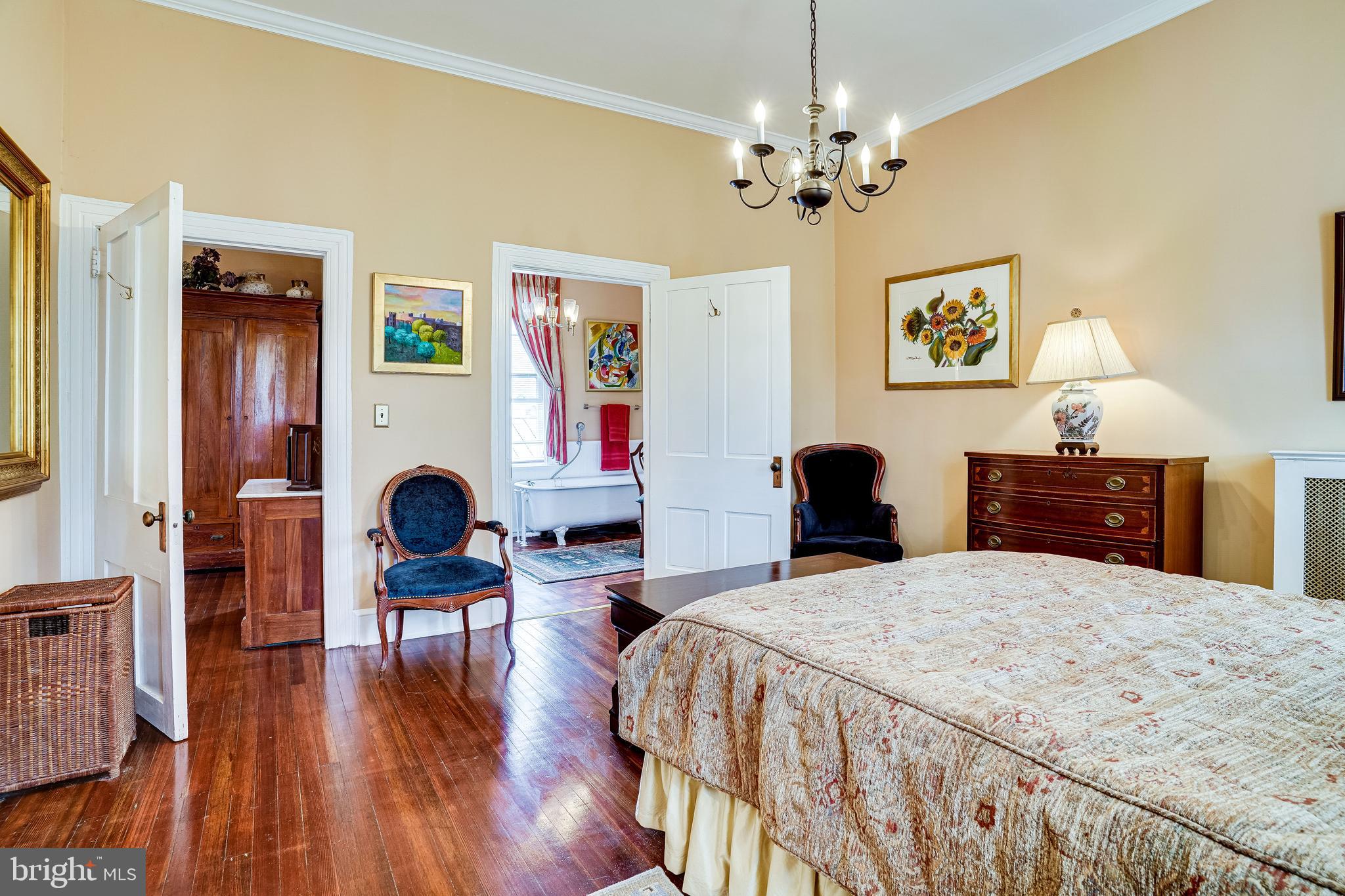 126 S FAIRFAX STREET