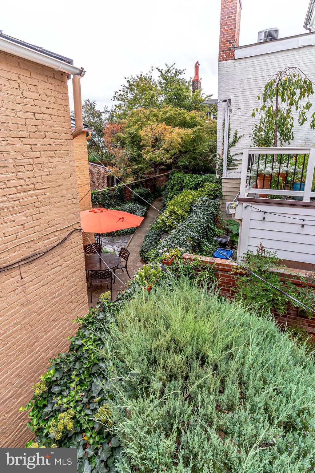 126 S FAIRFAX STREET