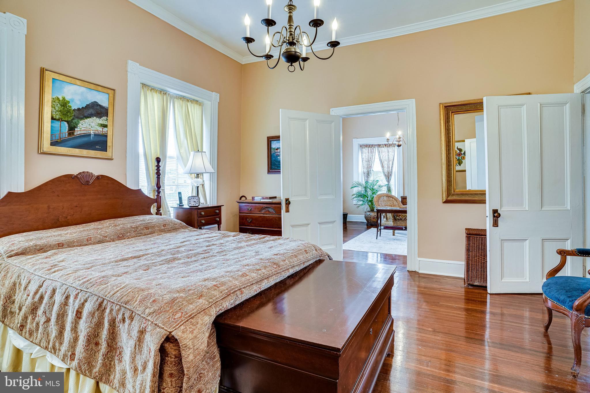 126 S FAIRFAX STREET