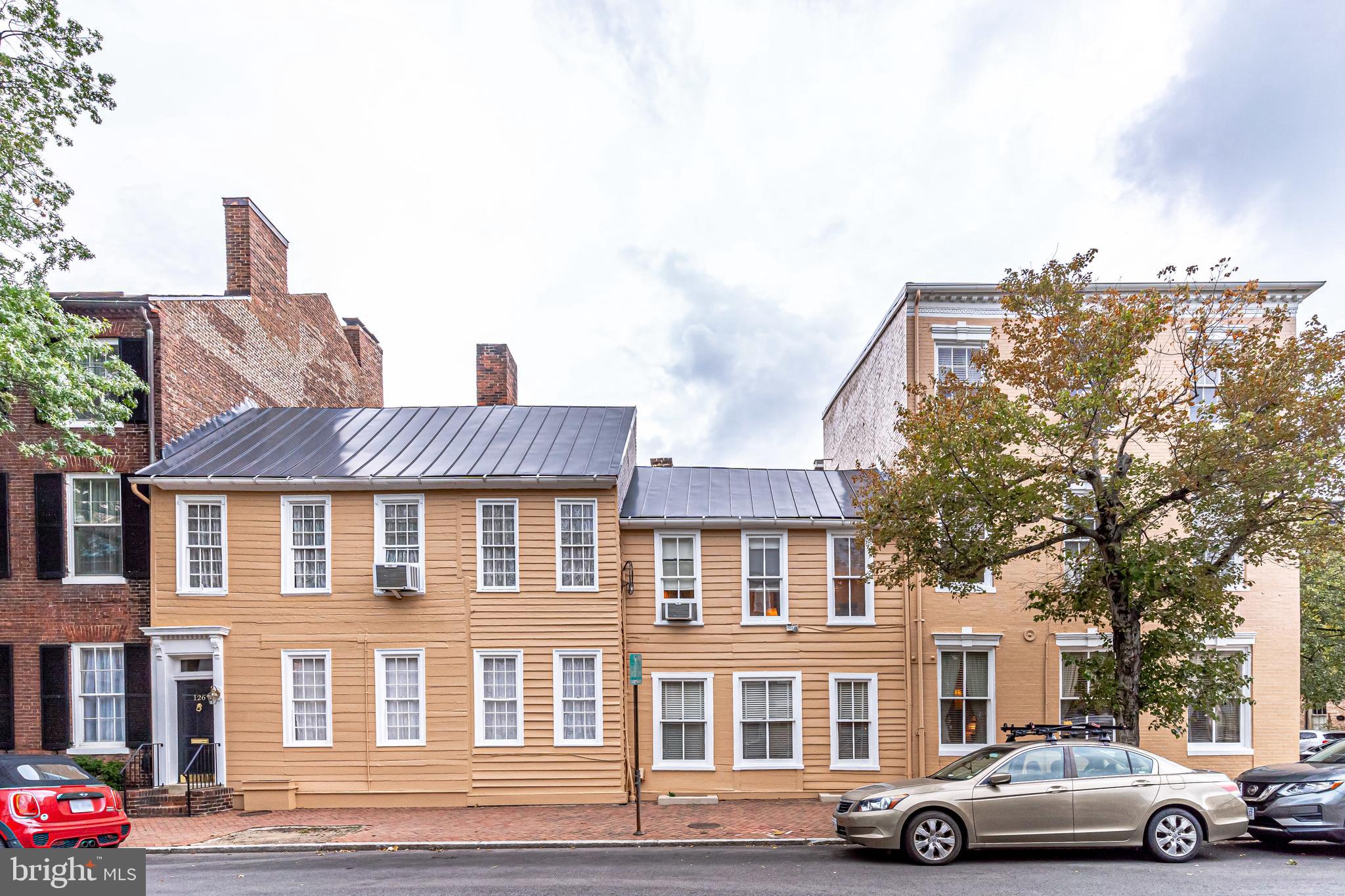 126 S FAIRFAX STREET