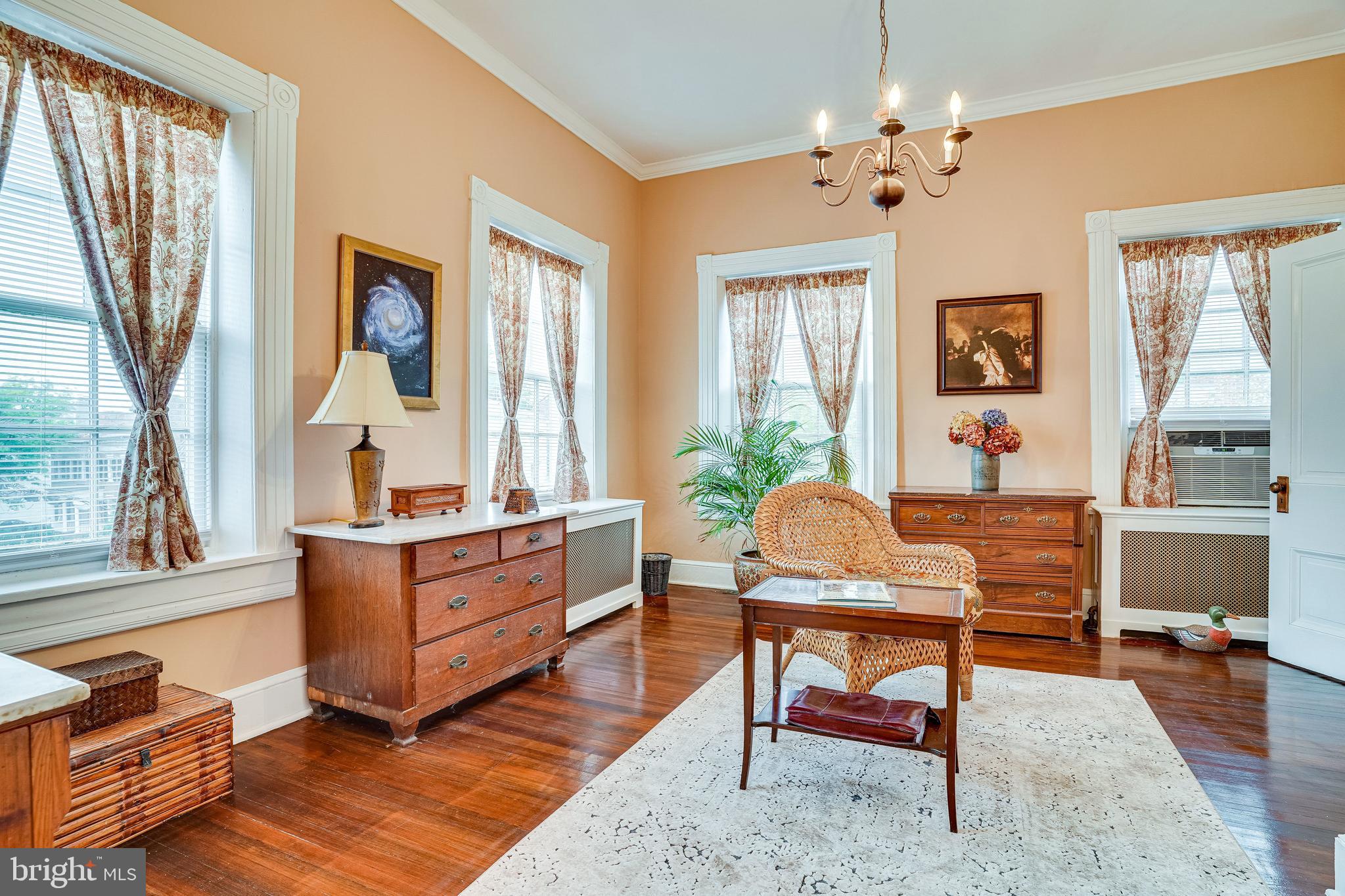 126 S FAIRFAX STREET