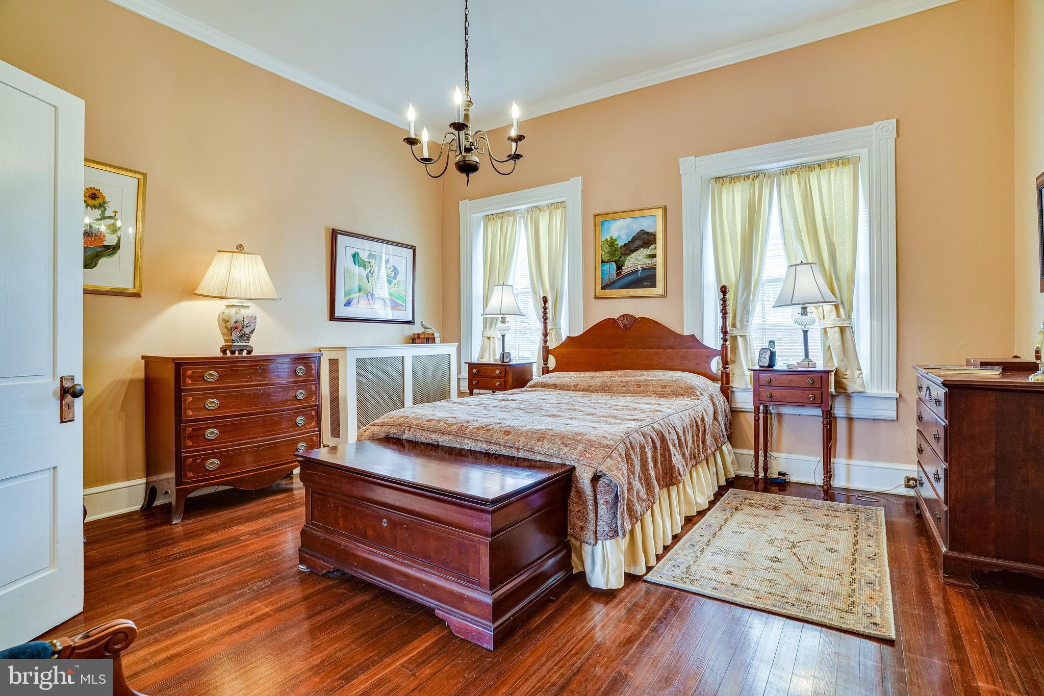 126 S FAIRFAX STREET