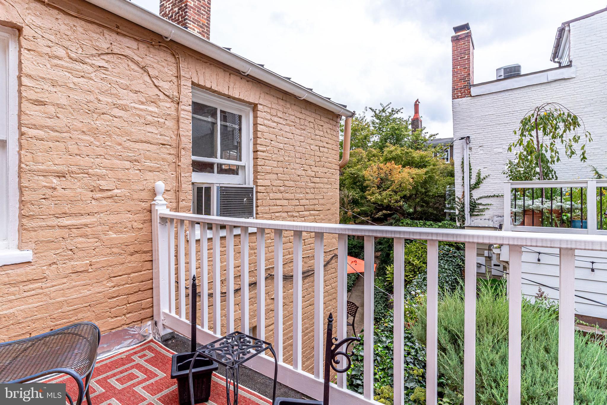 126 S FAIRFAX STREET