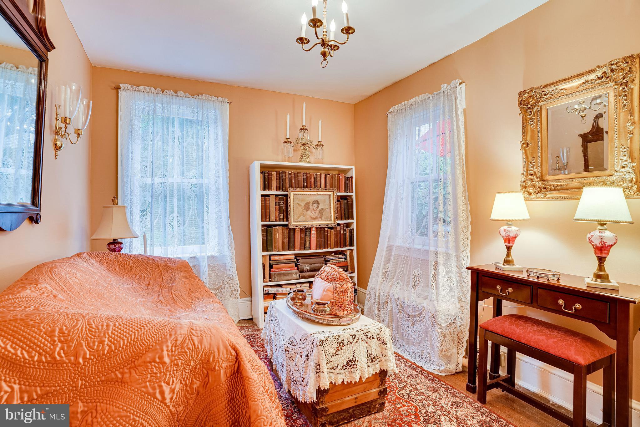 126 S FAIRFAX STREET