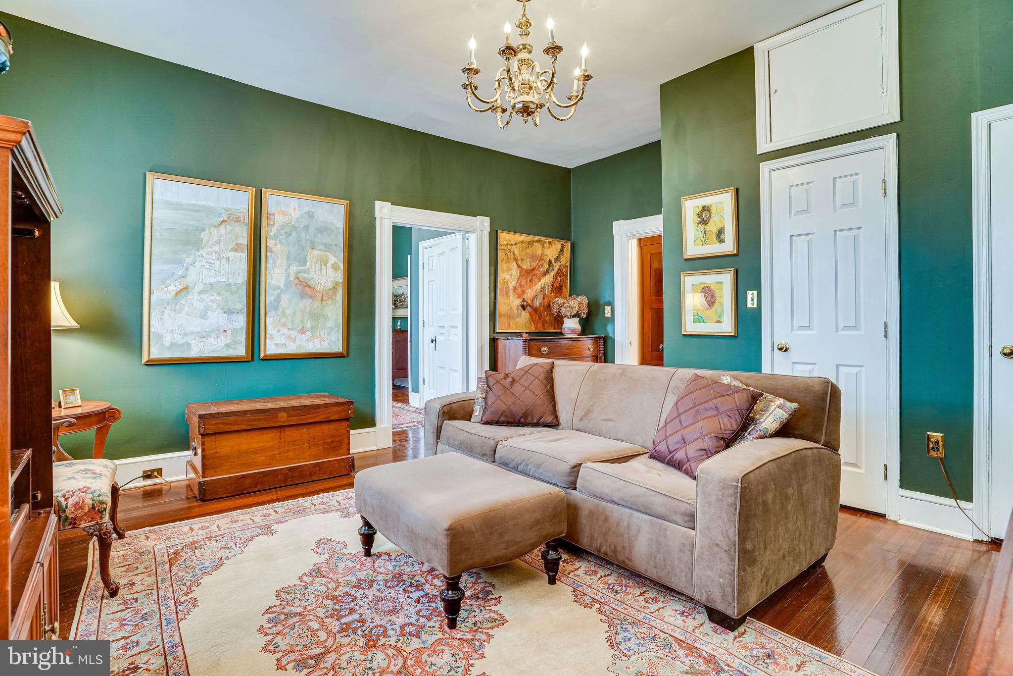 126 S FAIRFAX STREET