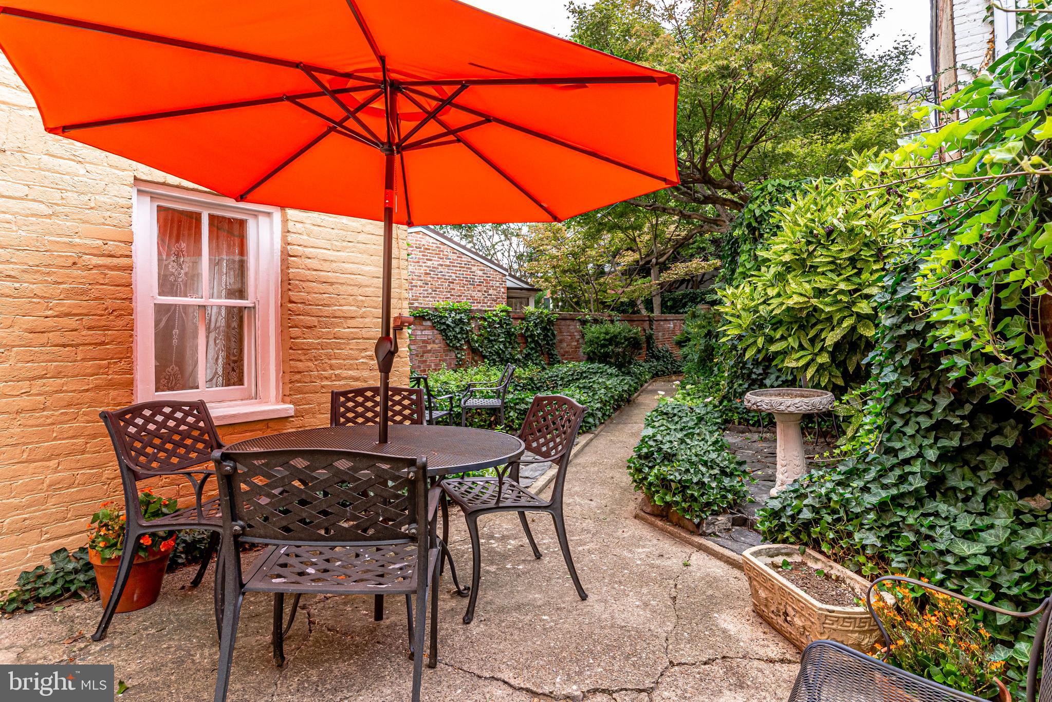 126 S FAIRFAX STREET